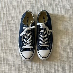 Navy Converse!